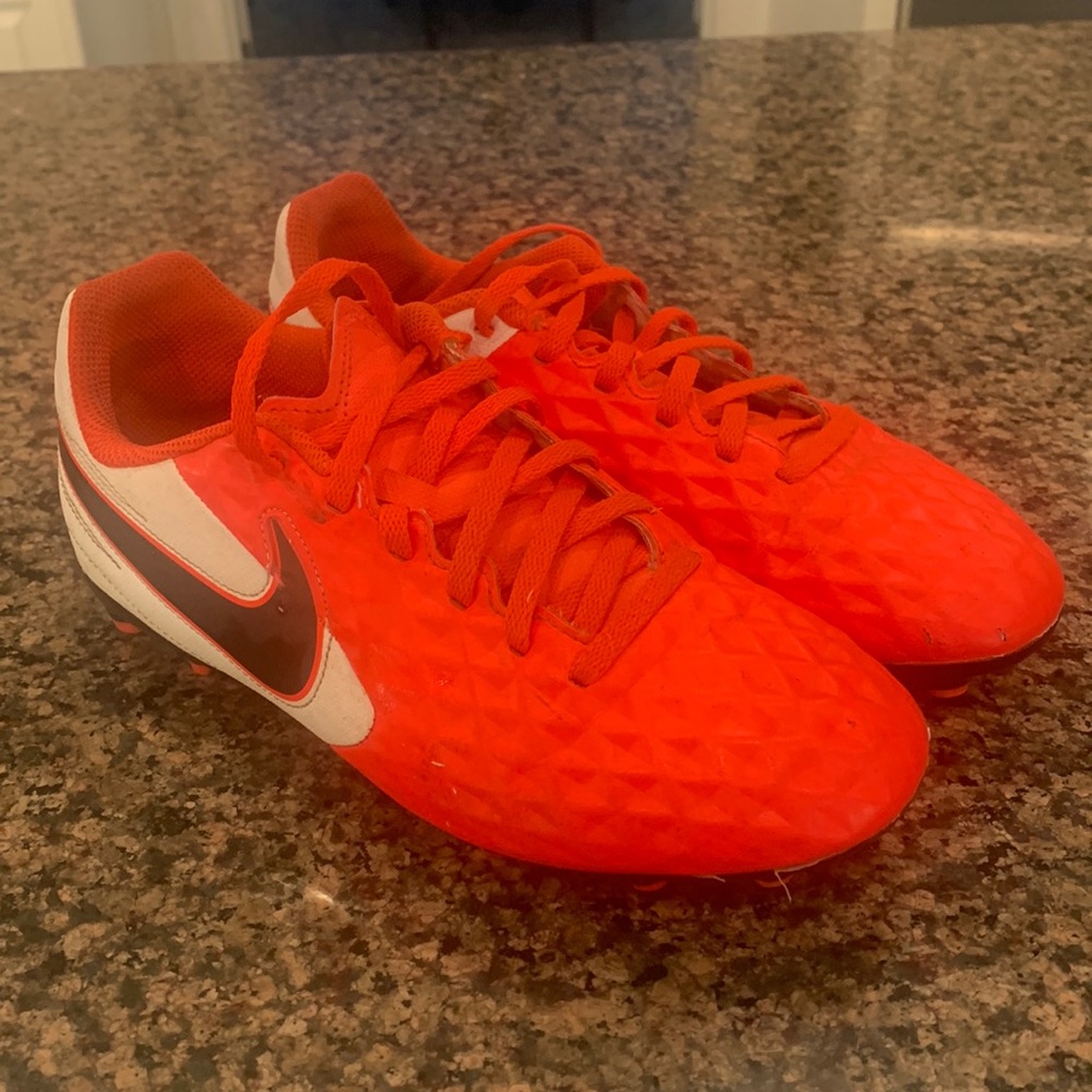 Youth Nike soccer cleats size 5 Y